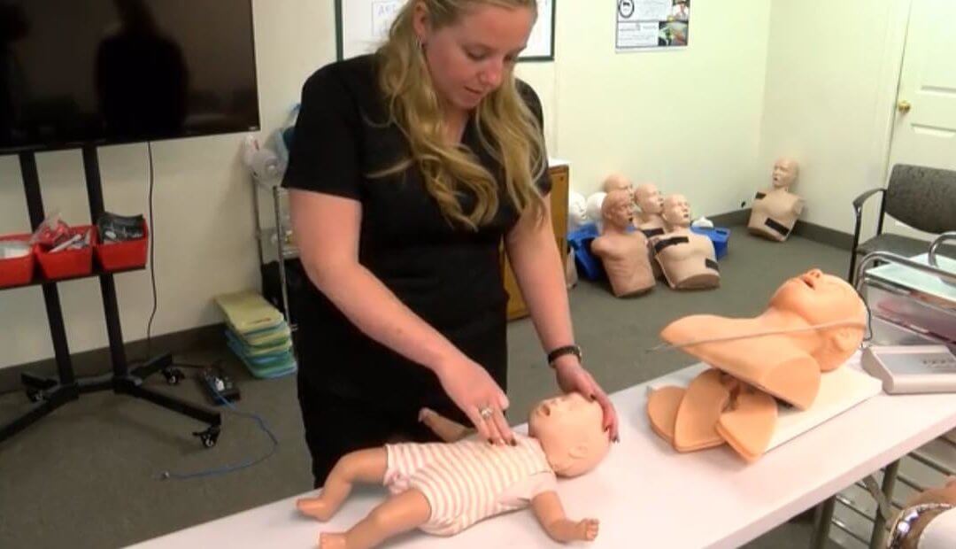 Noticias News: CPR Society Teaches How to Resuscitate a Drowning Infant